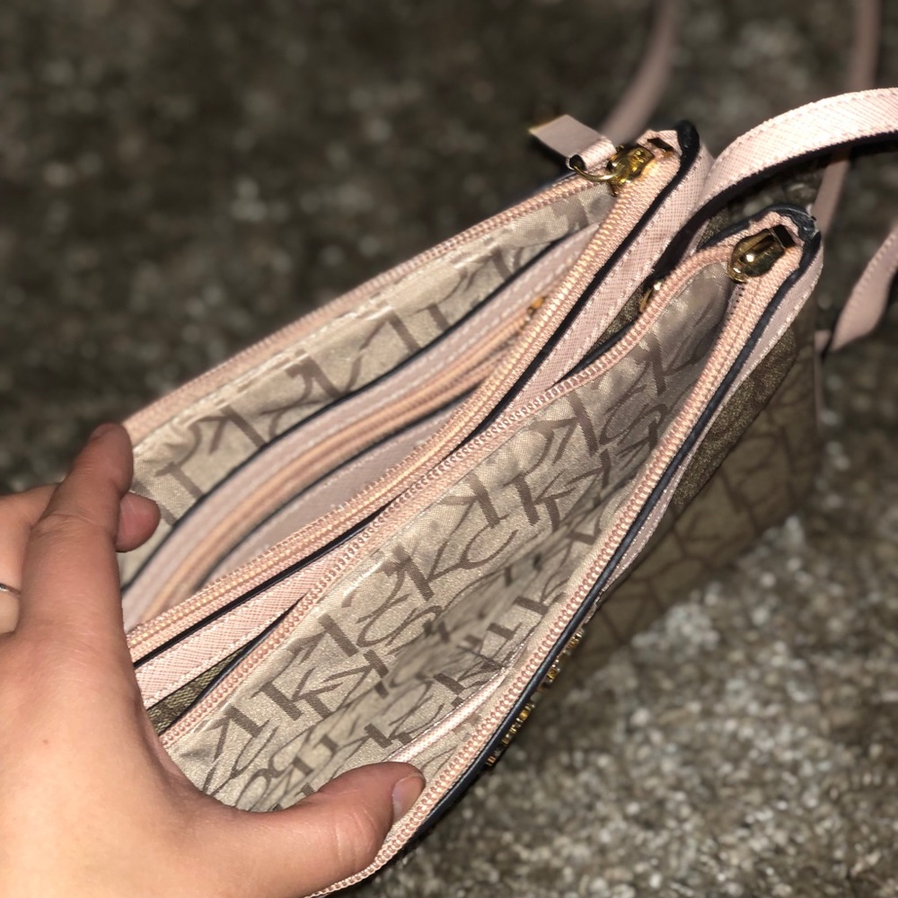 Calvin Klein Crossbody - Picture 3 of 3
